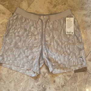 NWT License to train short 7”